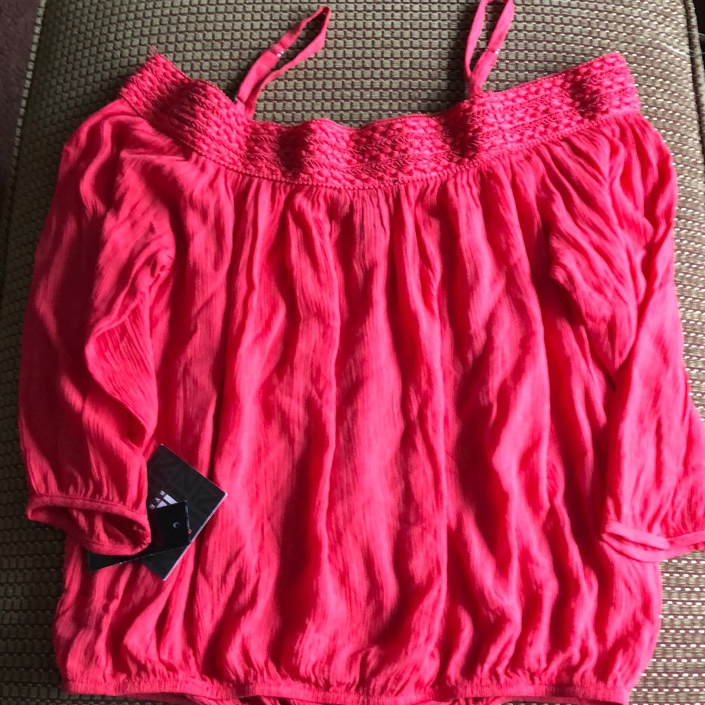 IZ Byer Top NWT